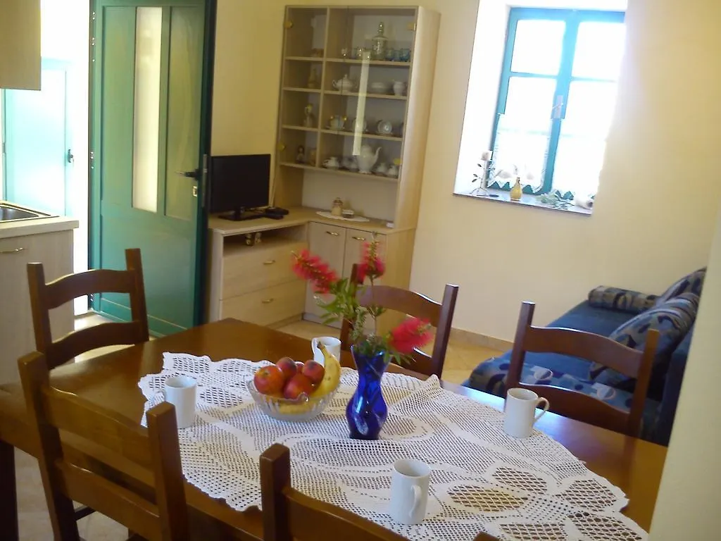 Milutinov Dvor Apartments Vrsi Κροατία