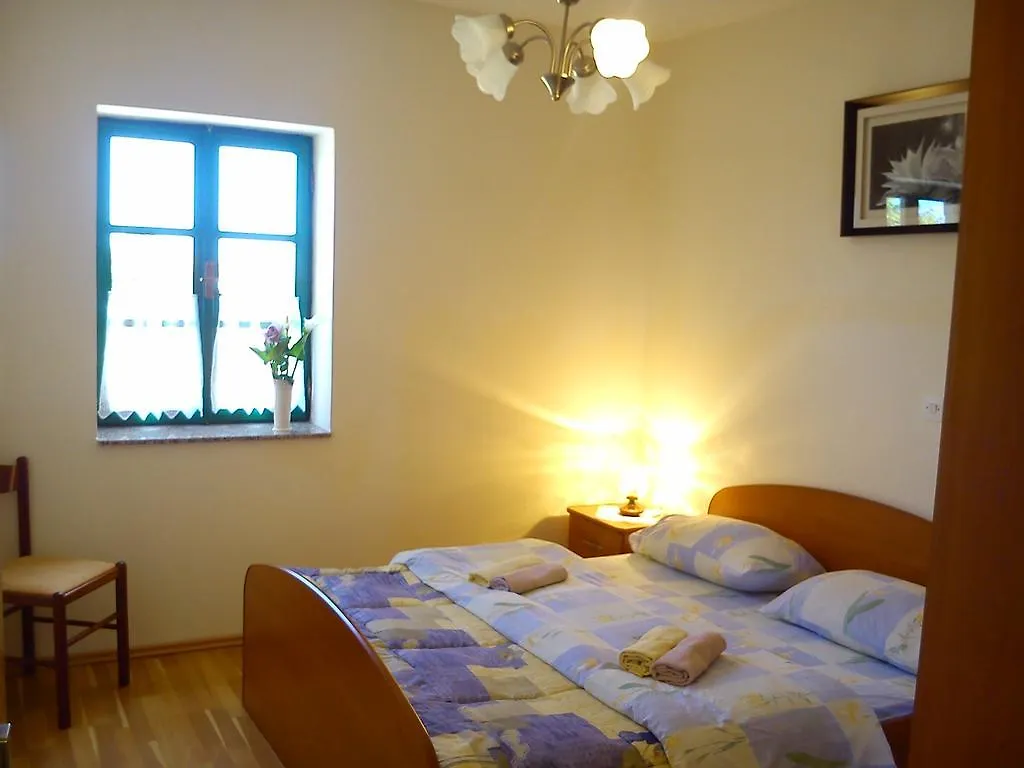 Milutinov Dvor Apartments Vrsi Hırvatistan