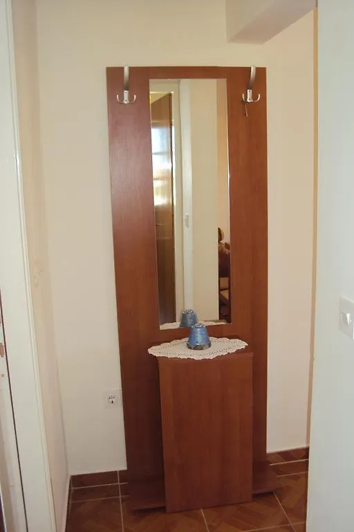 Milutinov Dvor Apartments Vrsi Κροατία