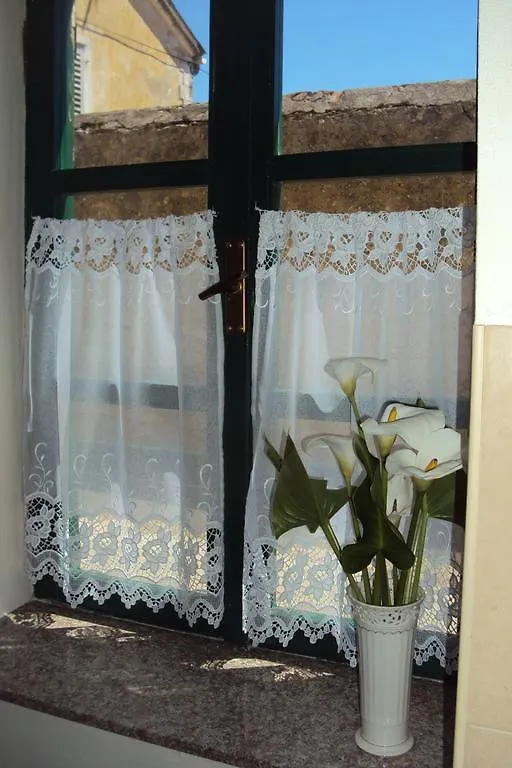 Milutinov Dvor Apartments Vrsi Κροατία
