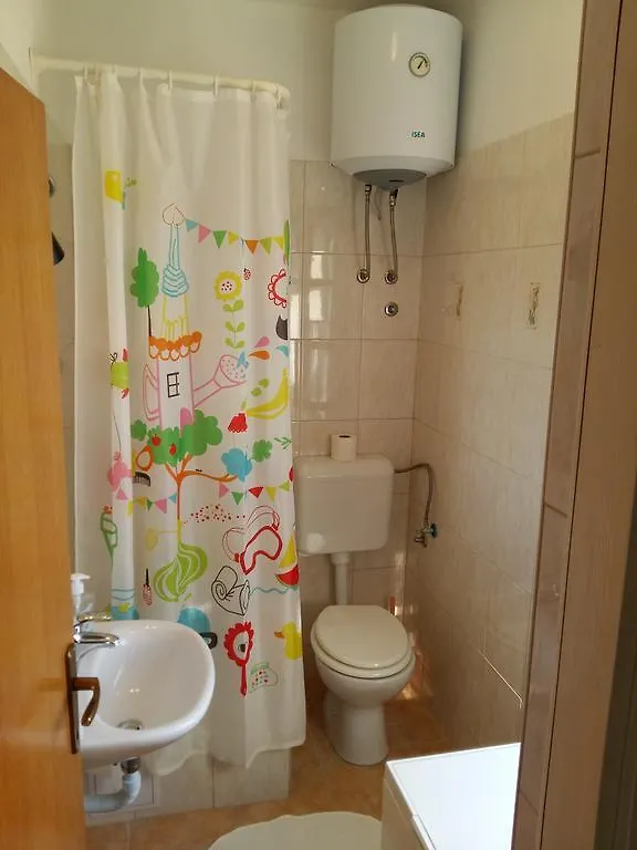 Milutinov Dvor Apartments Vrsi