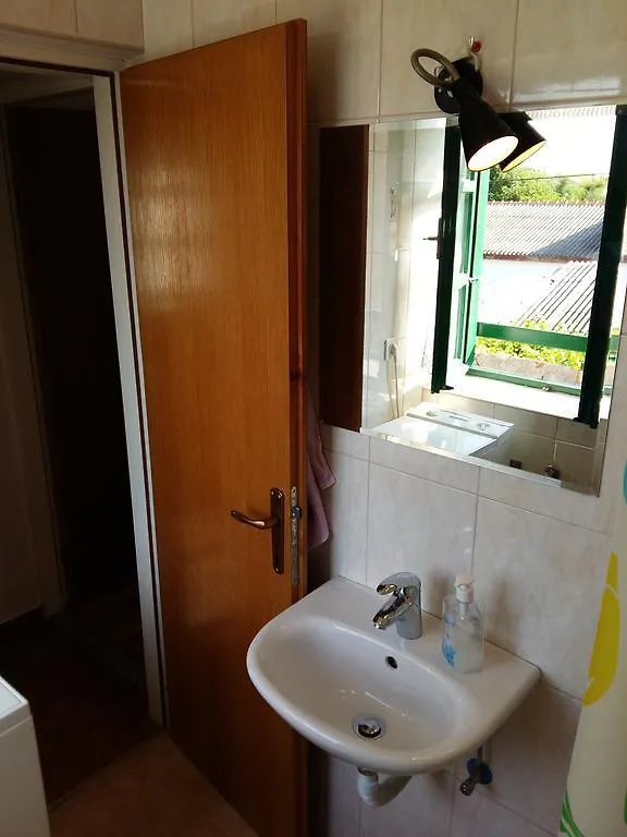 Milutinov Dvor Apartments Vrsi