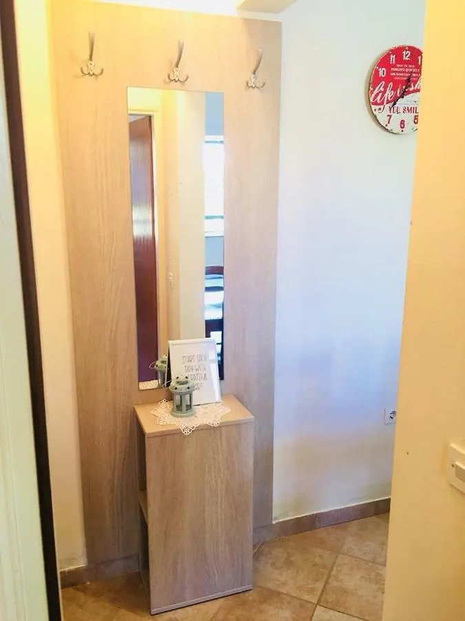 Milutinov Dvor Apartments Vrsi